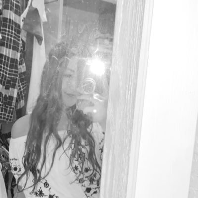 moni22807's profile picture. my life consists in fangirling:)