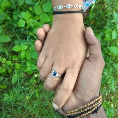 DivyaSoundaraja's profile picture. கவிதை திருடி