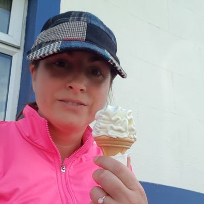 nicolaglynn09's profile picture. 