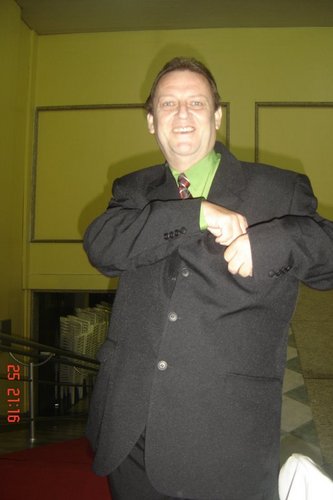 Nascido em Sao João Nepomuceno MG, morei em Petropolis RJ, e há 41 anos em Rondonia, Ji Paraná e Porto Velho RO. Corretor de Imoveis e Flamenguista