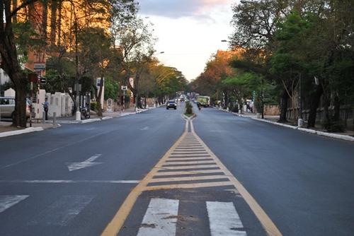 Informacion del trafico en Asuncion y todo el Paraguay. Temas: embotellamientos,calles  alternativas, baches, etc. envien sus Tweets o RT a @TraficoPY