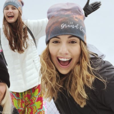 lauren_agos's profile picture. 🤡🤡🤡