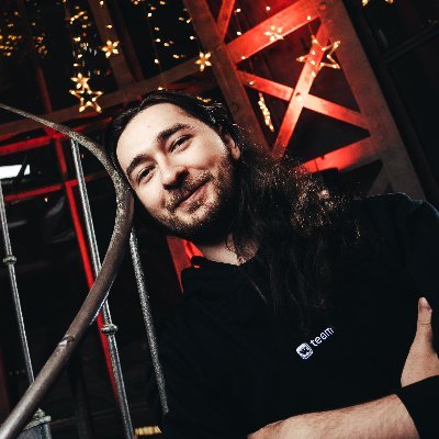 Web Dev - Made `offline-plugin` for webpack: https://t.co/FrPDqwY3w4