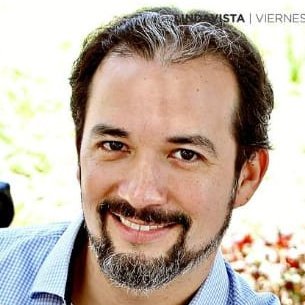 Médico integrista, escritor. La vida es una feliz colección de pérdidas.