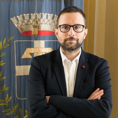 Profilo Twitter ufficiale di Massimo Paradisi, sindaco di #CastelnuovoRangone