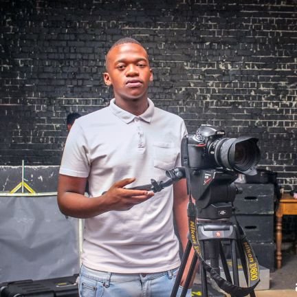 Asi_Manyaapelo's profile picture. @AdvCreatives_ Founder🎬
Creative Director📸|D.O.P📹|Grader 
amanyaapelo@gmail.com
AFDA x2 Graduate 🧑🏾‍🎓
