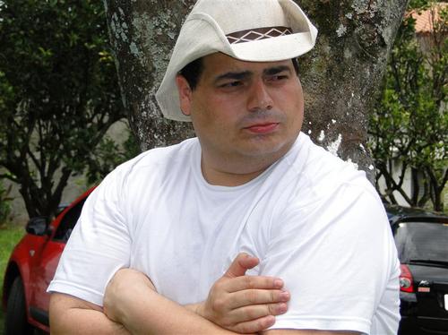 São Paulinho fanático, cowboy por gosto, jogador de poker por hobby, consultor de TI por profissão!