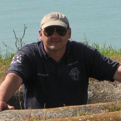 SIA Level2 Security Officer / Creative artist with a passion for sci-fi props, model making and Medieval History/Reenactment