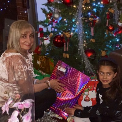 inamaya2001's profile picture. 