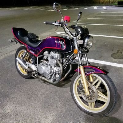 車、バイク好き。
HAWK乗ってます。