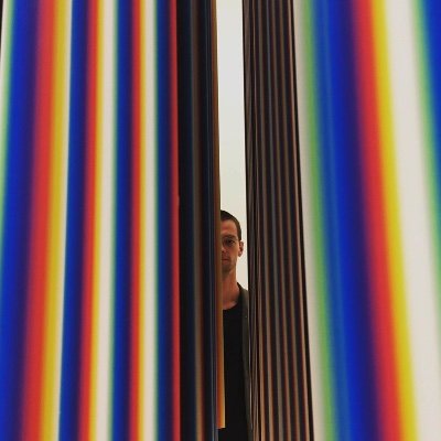 24 y/o digital media guy from Ghent, is dit genoeg als bio?