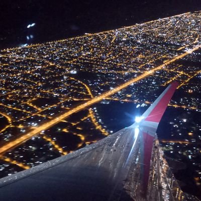 Sin fanatismos políticos ni ataduras.
Yo buscaré algún sol por ahí...