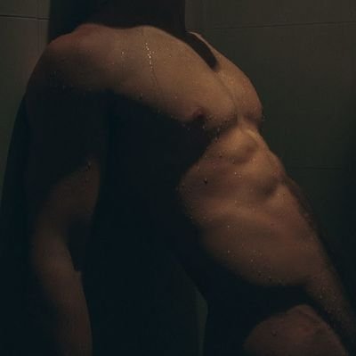 Alejand56734012's profile picture. 