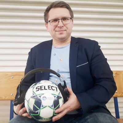 Dziennikarz i prezenter w Sfera TV. Komentator sportowy zakochany w futsalu, piłce i hokeju. Na Twitterze tylko prywatne opinie.