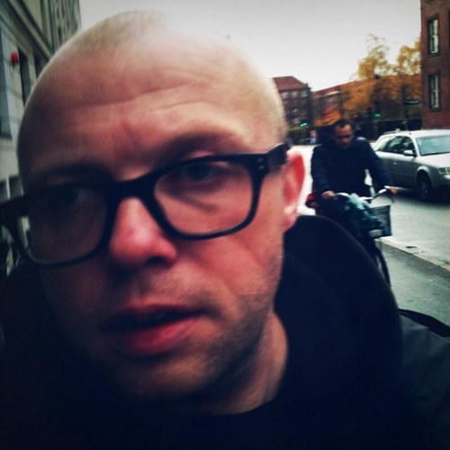 phototronic9's profile picture. I find wonderfull pictures on flickr and tweet them. I love photography. I love noise