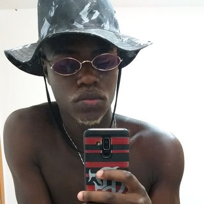 Quem dormi sonha, Quem trabalha conquista .😎
Mengão do Meu coração ⚫🔴⚫🔴