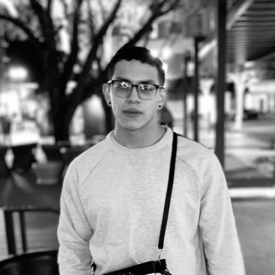 reywhatareyou's profile picture. 🥳