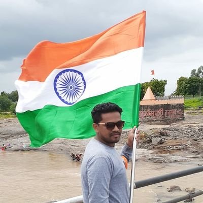 मैं एक देश भक्त हूँ और समाजी कार्यकर्त्ता हूँ
और मुझे फख्रर है मैं एक मुसलमान हूँ वो भी हिंदुस्तानि
मालेगाव नासिक महाराष्ट्रा