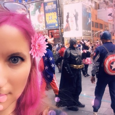 Believes humor is strongly linked with mental fitness and intellectual agility. She/her. Views are her own. Professionnal Twitter account: @CastonguayAnnie