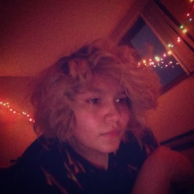 sup I'm max i am in a band as a guitarist I'm gay I'm single i cosplay every now and then also don't steal the band name please