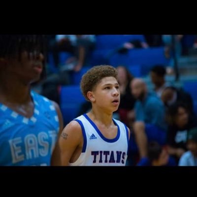 on a mission👜✈️ ~South high basketball #2🏀 5’9 PG ~C/o 2020 ~18 years young~Contact:3168836313/tayveonfranklin0@gmail.com