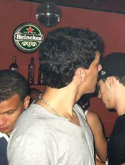 pedromartinsuff's profile picture. Felicidade é a certeza de que a nossa vida não está se passando inutilmente.