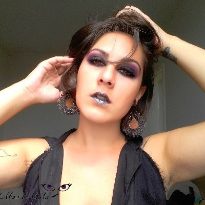 Bruna Vicentini, 29 anos, mineira, bióloga, amante do universo feminino, maquiadora, arteira, leonina, blogueira, mil em uma, uma em mil...Mulher!
Olhos de gata