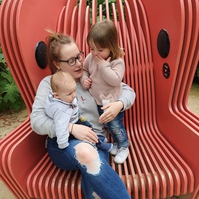 I'm 33 from Ellesmere Port, @ellieworrall ❤️ Emilia-Rae 💗 George 💙 Liverpool F.C ❤⚽️