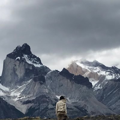 たまに一人旅するアカウント。砂漠、氷河や滝のある景色、高低差のある地形や高地、極地や辺境が好物。自然の景色を目当てにお出かけするけど街も好き。最近はシルクロード周辺やラダック、チベット、イスラム文化圏にも興味あり。英語とスペイン語を学習中。/ 🇩🇪🇨🇭🇫🇷🇧🇴🇪🇸🇦🇷🇧🇷🇨🇱