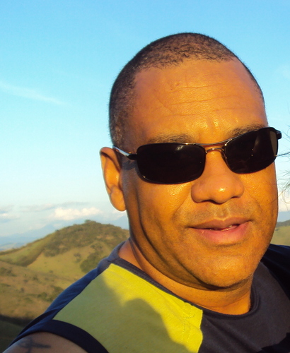 Jornalista, morador do interior do RIO,casado,divulgador notícias da região serrana e norte do estado do RJ. Rico e muito feliz... na saúde, família e amor...