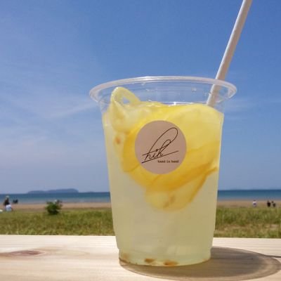 meron_roman's profile picture. お出掛けが趣味みたいなもの。移動中が一番楽しいのかも？
車も好きで愛車は覆面パトカーによく間違えられるクラウンとMTのスバル製サンバーと軽EVのi-MiEV。
男子だけど美容も好き💆
推しはキーボーディストkazuha18keyさん、826askaちゃん、青ヶ島ちゃんねるさん、青木歌音ちゃんと、西原さつきさん。