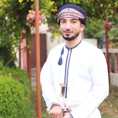 ealmazidi's profile picture. مشتبهاً وغيرَ متشابه | لم أجدْ لي وافياً إلا الكتابا