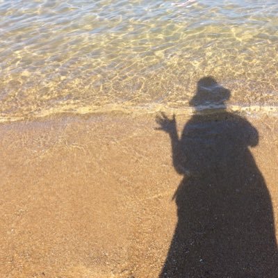 mobuchocola's profile picture. 波の音、雨の音が好きです。 心の中を覗こうとするソーシャルワーカー（精神保健福祉士）です。こころ平和に過ごしたい  （ 趣味垢と分けました）