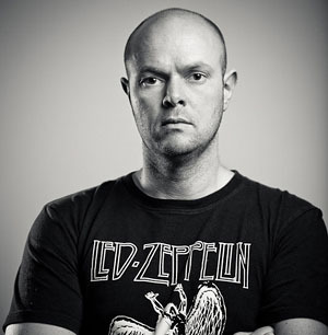 martinpalsson's profile picture. Fotograferande vindsurfande löpträningsglad matfantast som även är vingillande musikälskare.