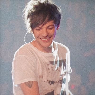 •Treat Louis with kindness•
•1D/Dua lipa/Billie Eilish/Marvel (UCM)/Harry Potter•