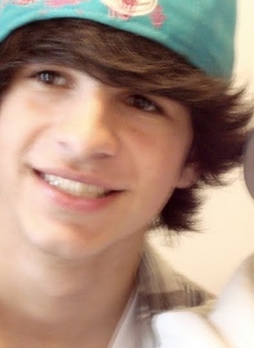 Ariano são paulo, 14 anos, amigos, mulheres, baladas, skate, familia, futebol. Contato: nicolasbotelho1@hotmail.com
