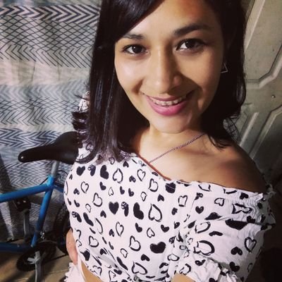 Ariana ♈Estudiante..♪insta:- @FlorPiris