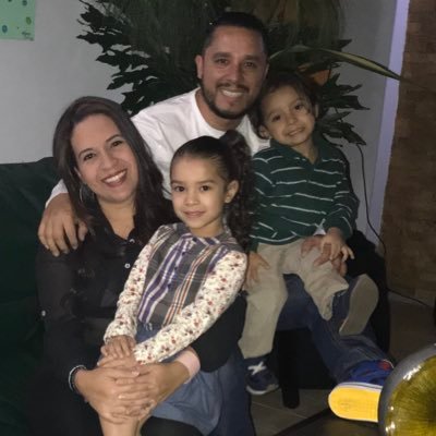 Venezolano, Aragueaño 100% regionalista, amante de Dios, de mi país ,Tigrero hasta la medula y del Aragua F.C. Papa de Anthonella y Eliezer JR.