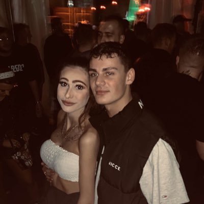 AmbaSnelling's profile picture. snapchat: amba_69