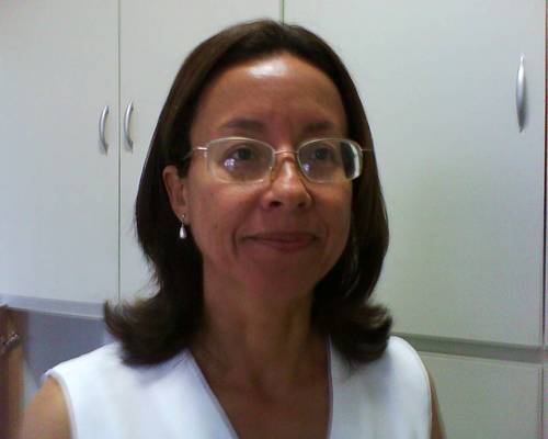 Sou Nutricionista(adoro minha profissão e meu trabalho);sou uma pessoa que gosta de música(rock nacional e internacional);gosto de ler livros espiritualistas.