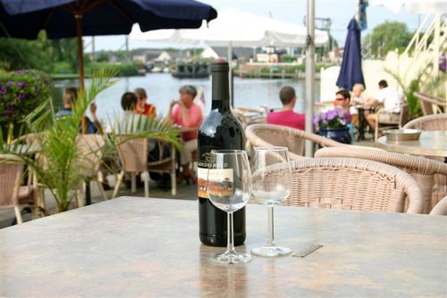 HotelGoerres's profile picture. Hotel/Restaurant Goerres ligt in hartje Friesland. Overnachten, dineren aan het water, sloepen huren, en ieder ander feestje. Bij Goerres, Oan 'e Boarn