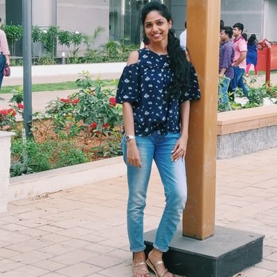 Shari_Shashi's profile picture. | LIVE | LAUGH | LOVE |