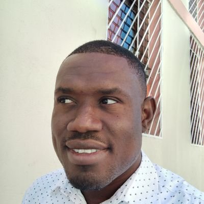 Economiste-Gestionnaire, Comptable,Université des Antilles (France-Antilles, Martinique)spécialiste en Microfinance.