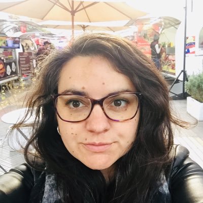 Hija de Dios, amante de la montaña y de estar con la familia y los amigos. Licenciada en Educación y Profesor de Educacion Diferencial de la UMCE