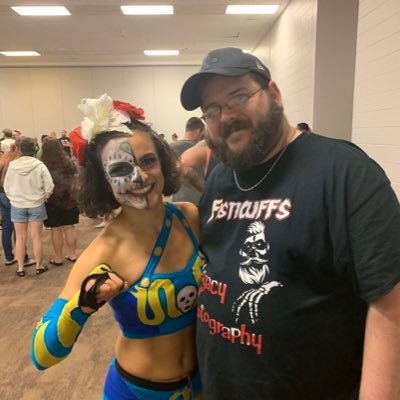 40 year old wrestling nerd and a Big Brother super fan.