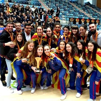 Entrenador de bàsquet femení a @Penya1930