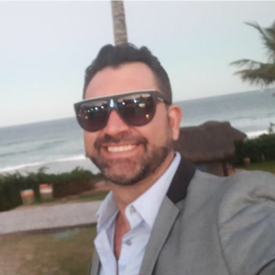 Professor, empreendedor, fisioterapeuta, coreógrafo, dançarino. Idealizador do BH Zouk, Técnica Passiva do Movimento de Cabeça, Phisiozouk e Zouk Mundial.