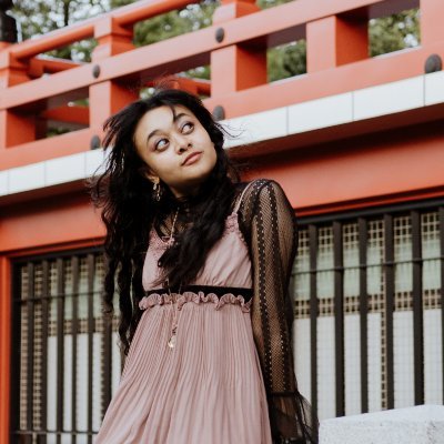 AmaiCupcake's profile picture. Teacher, artist, and aspiring model, looking at the world because it's beautiful.