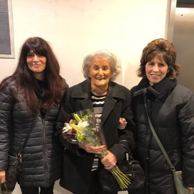 liane_elizabeth's profile picture. Wife, mom, Yiayia and friend! Biggest regret - never seeing a Michael Jackson concert. Wish my parents could have grown old together.