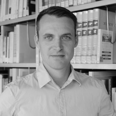 (Militär-)Historiker / Editor / Redakteur (@PortalMilitrge1) / Lektor / Wissenschaftskommunikator: @WissKommAttacks / Kurator (@GeschichteCB)